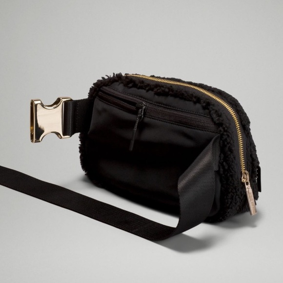 Lululemon Everywhere Fleece Belt Bag - Picture 2 of 6